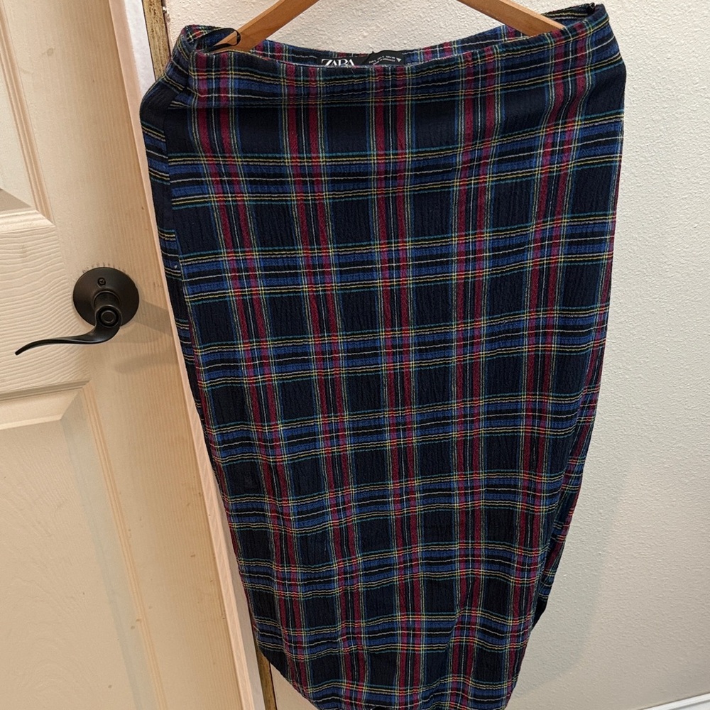 Zara Black and Red Plaid Pencil Skirt